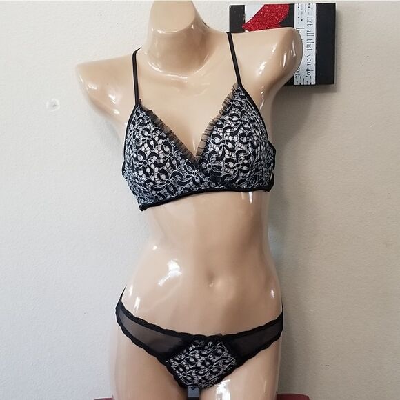 36C Victoria's Secret Black Bra Set - Picture 1 of 13